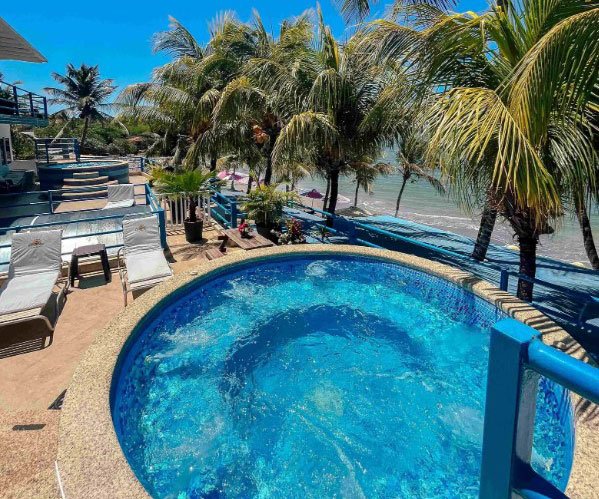 venta de hotel con vista al mar en playa el yaque